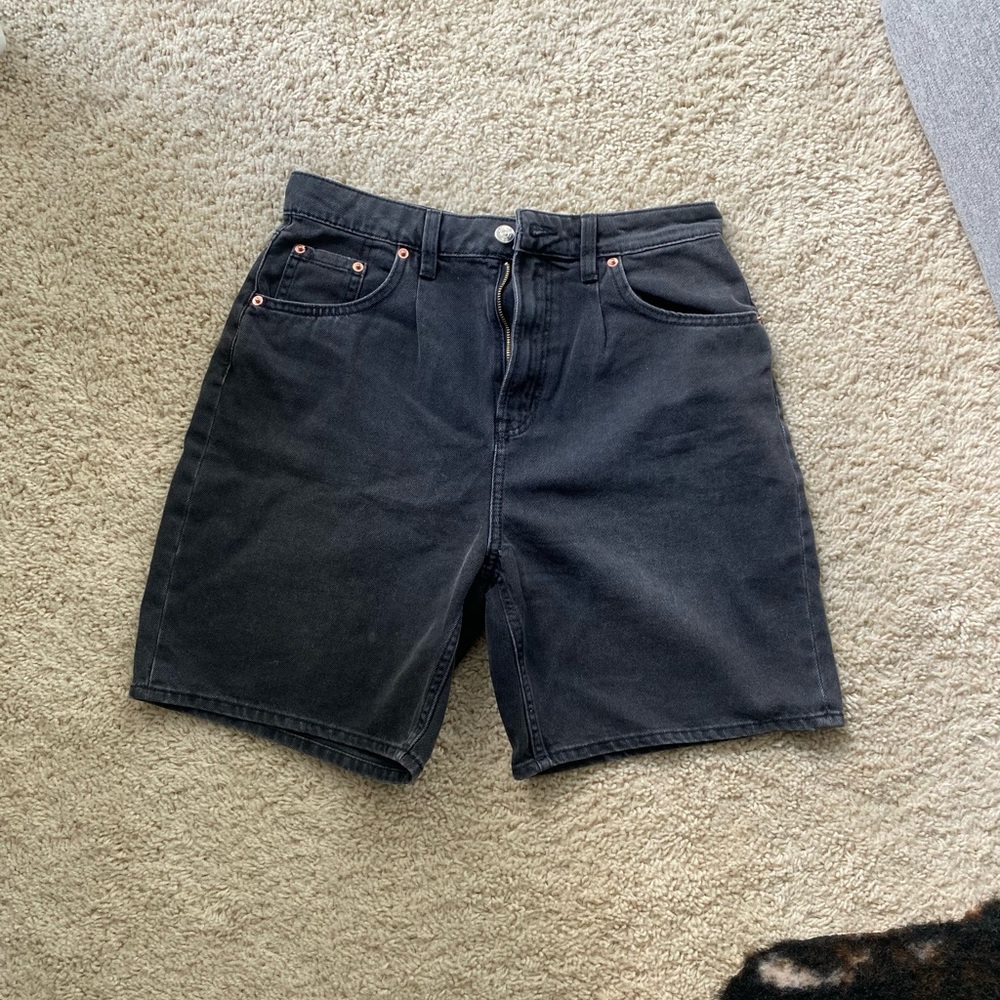 H&M long mom shorts size 6